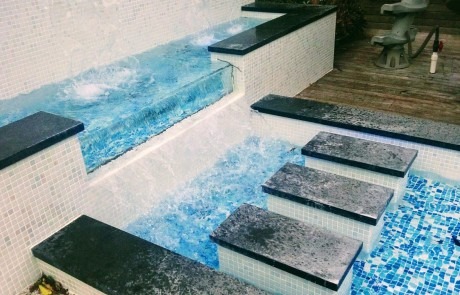 Fully Tiled Pool With Water Features and Lighting Floreat