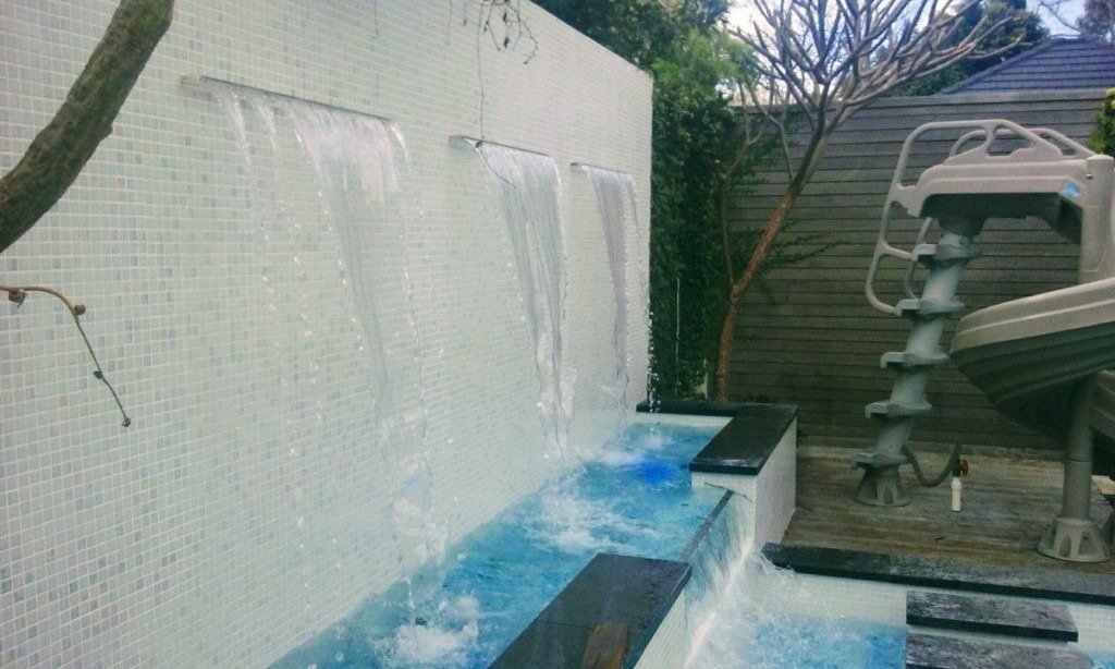 Fully Tiled Pool With Water Features and Lighting Floreat