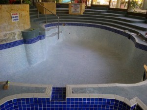 Mandurah Silver Sand Hotel Pool Tiling (1)